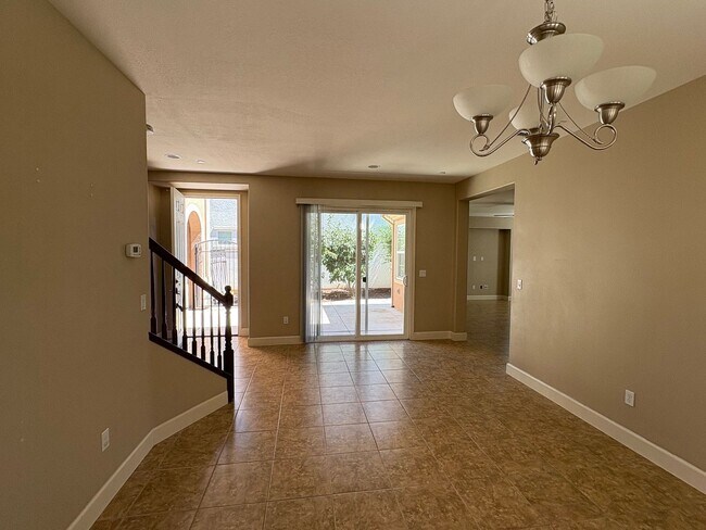 Building Photo - Luxurious home