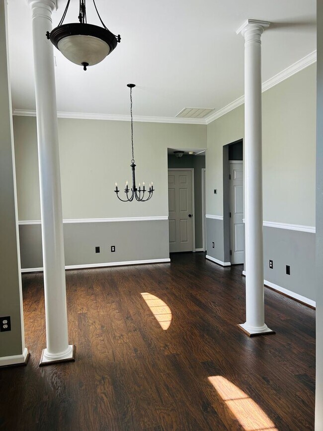 Building Photo - Charming 3-Bedroom Ranch in Greer’s Covete...