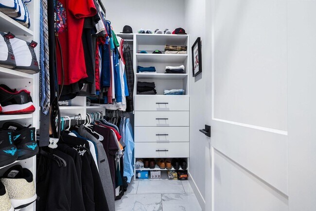 Building Photo - 66801 Verbena Dr