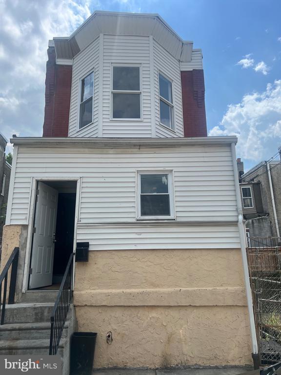 Building Photo - 2106 Shields St