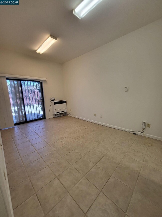 Building Photo - 526 Harbour Way