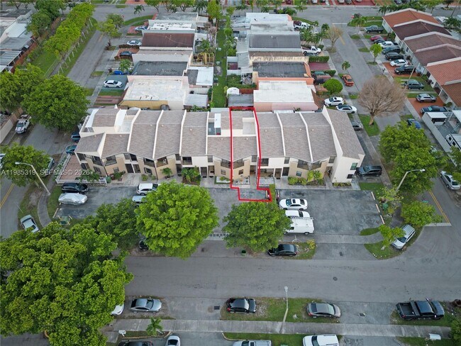 Building Photo - 1758 W 58th St