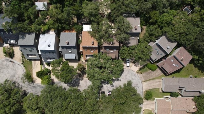 Building Photo - 7320 Cave Hollow Dr