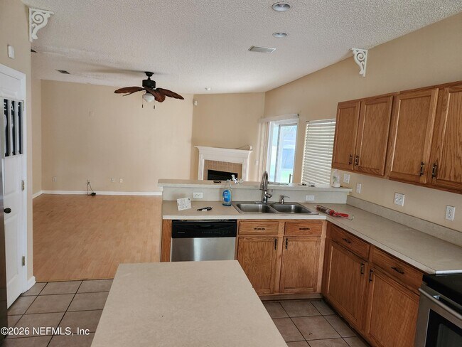 Building Photo - 8602 Longford Dr
