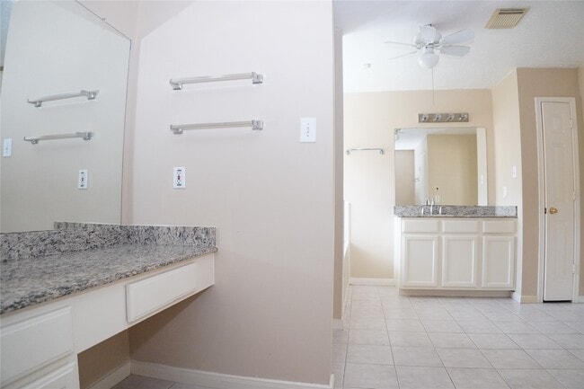 Building Photo - 13714 Pear Woods Ct