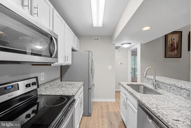 Building Photo - 12152 Penderview Terrace