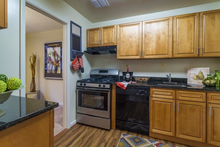 Summit Hills 8484 16th St Silver Spring MD 20910 Apartment Finder