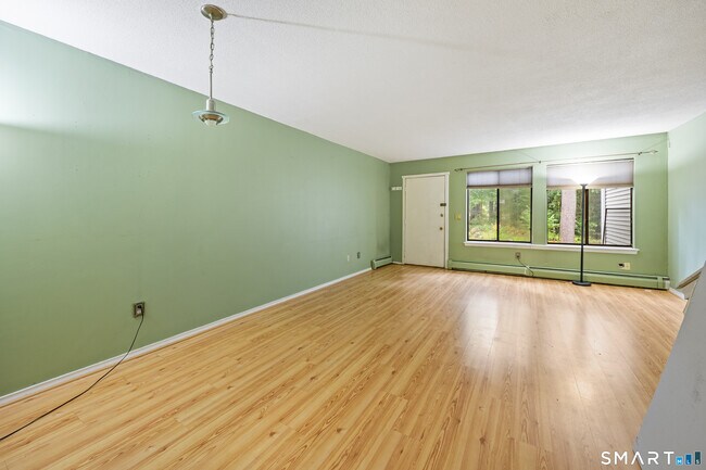 Building Photo - 5 Staunton Ct