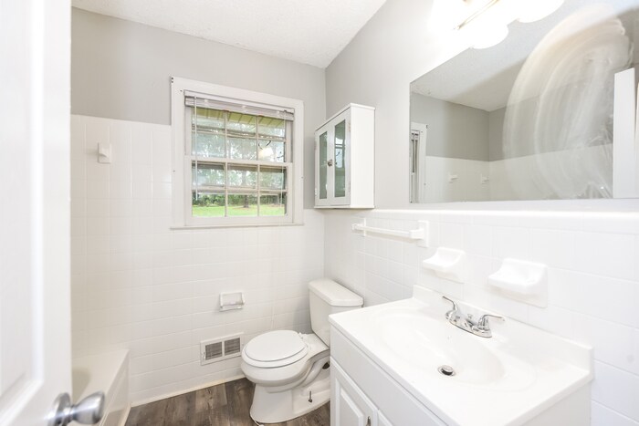 Building Photo - 7307 Patricia Dr