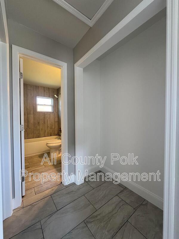 Building Photo - 411 S Cornelia Ave