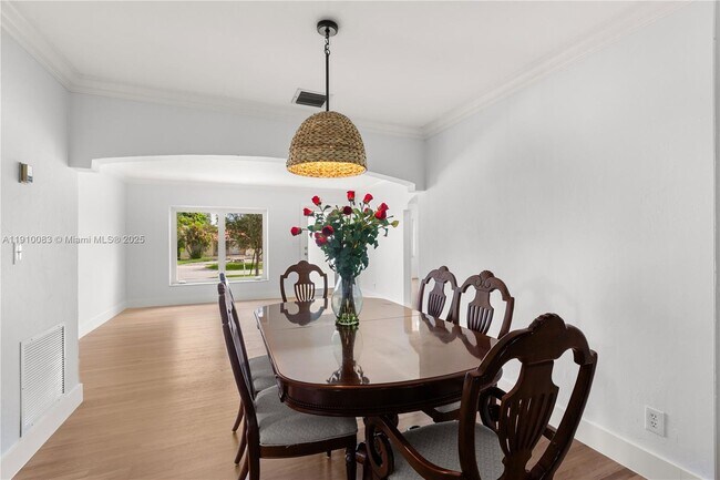 Building Photo - 3018 Coconut Grove Dr