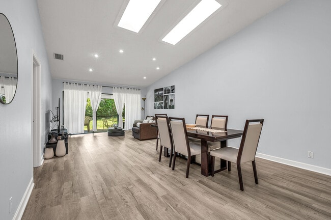 Building Photo - 3811 Arelia Dr