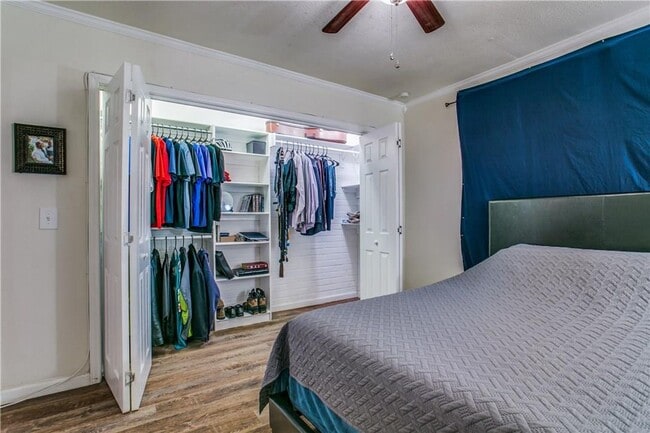 Building Photo - Beautifully Crafted 2/2.5/2 Town Home in Euless!