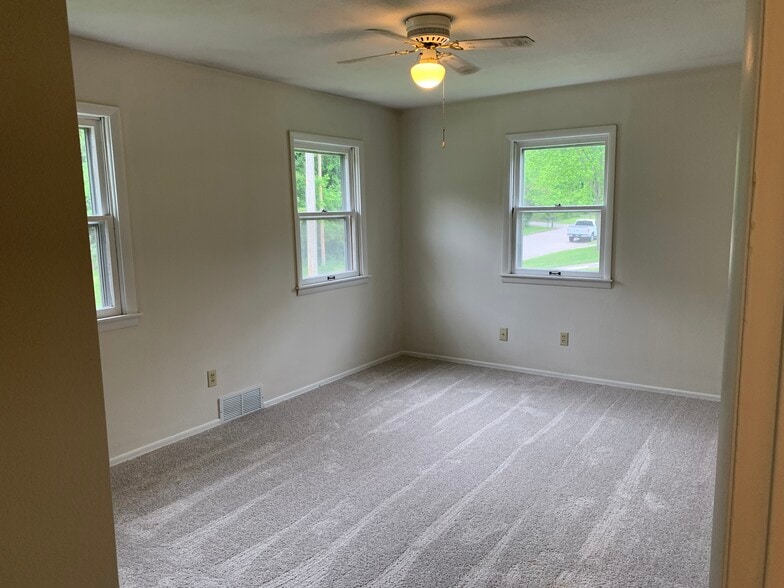 Bedroom - 1202 Wayne St