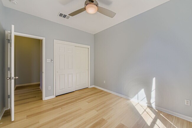 Building Photo - "Charming 3-Bed Townhouse Retreat with 151...