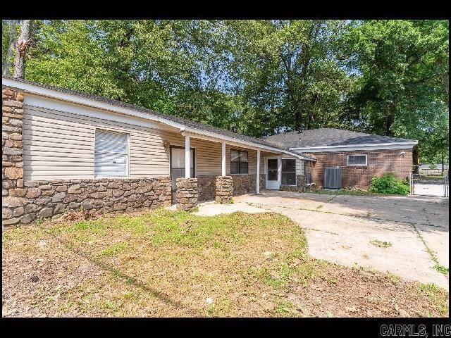 Building Photo - 6809 Canna Rd