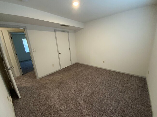 Building Photo - 1630 W Amos Dr