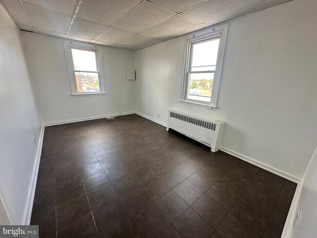 Building Photo - 2749 Levick St