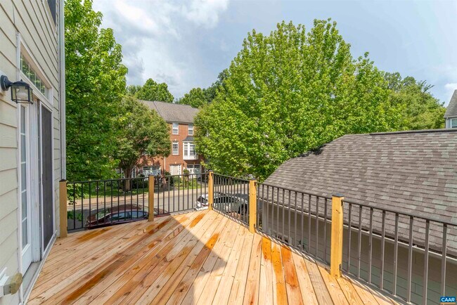 Building Photo - 934 Bing Ln