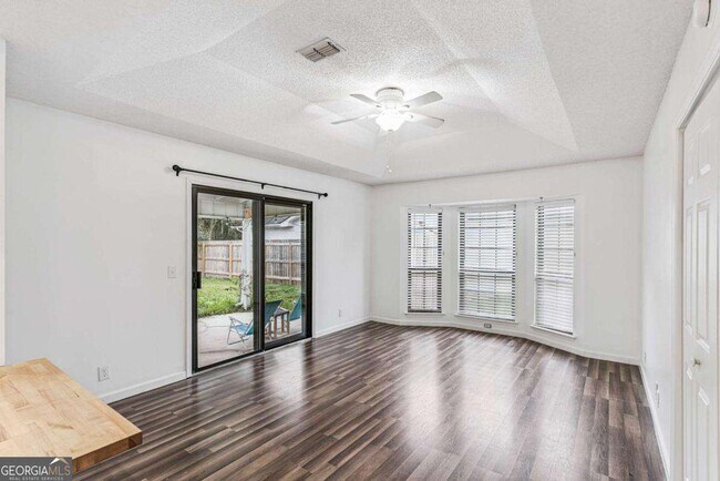 Building Photo - 104 Westridge Ct