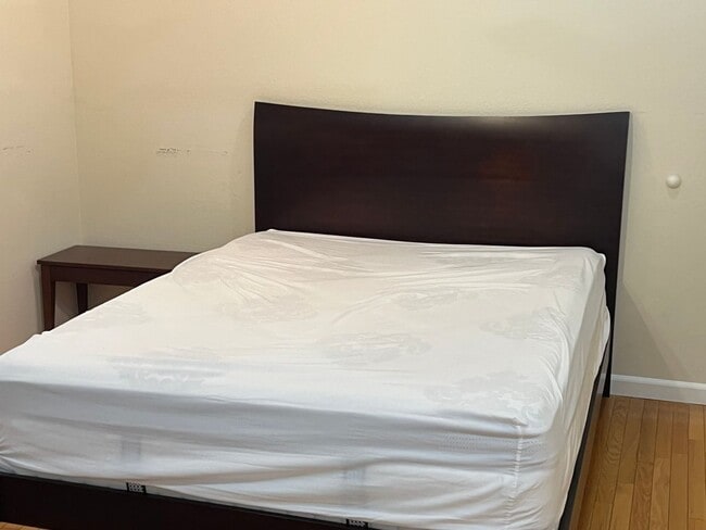 Building Photo - FURNISHED SHORT-TERM 3 MONTHS - 3 Bedroom 2.5 Bath Home in San Jose with Private Back Yard