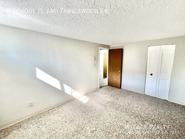 Building Photo - 343 N School Pl