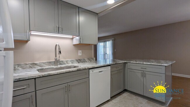 Building Photo - 2-Bedroom Condo with Direct Water Access and Scenic Views!