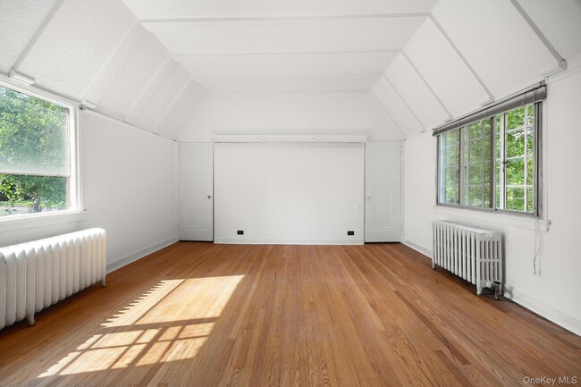 Building Photo - 2 Byworth Rd