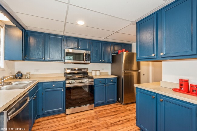 Kitchedn - 457 Valley Dr