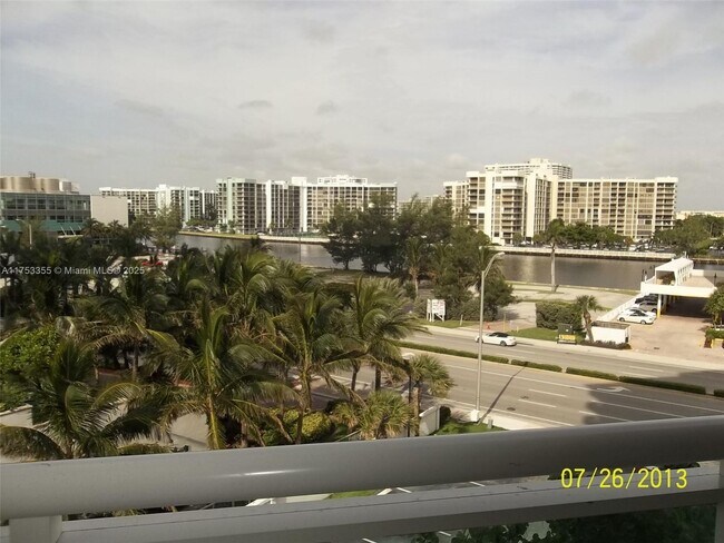 Building Photo - 3001 S Ocean Dr