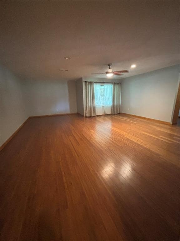 Building Photo - 211 Long Dr