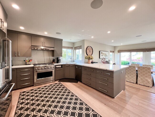 Building Photo - Luxury Living in one of Napa Valley's Most Prestigious Gated Commmunities