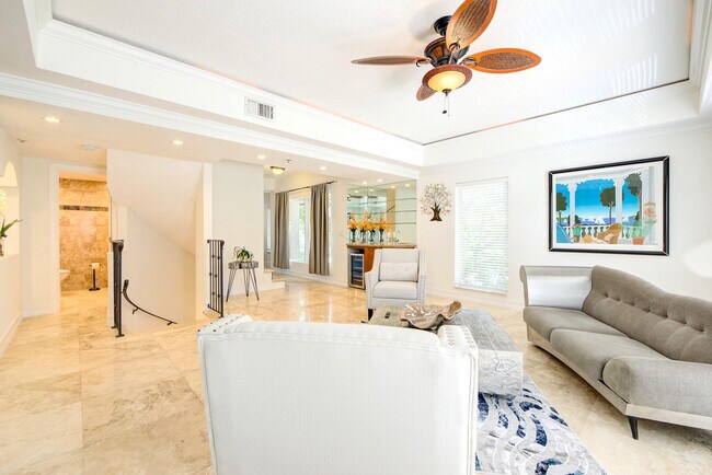 Building Photo - 247 S Ocean Blvd