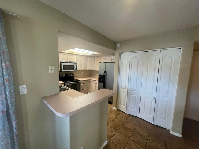 Building Photo - 5665 W Galveston St