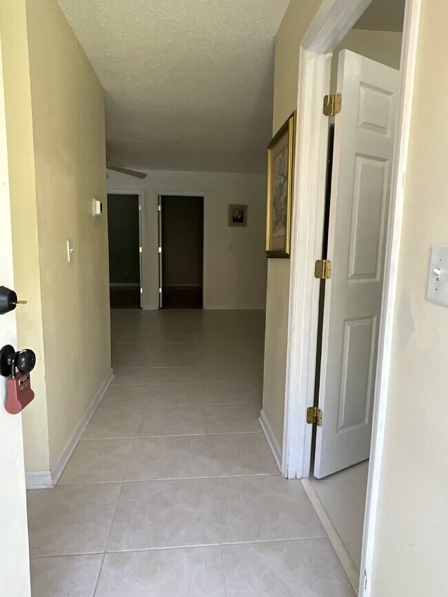 Building Photo - ALL Utilities Included