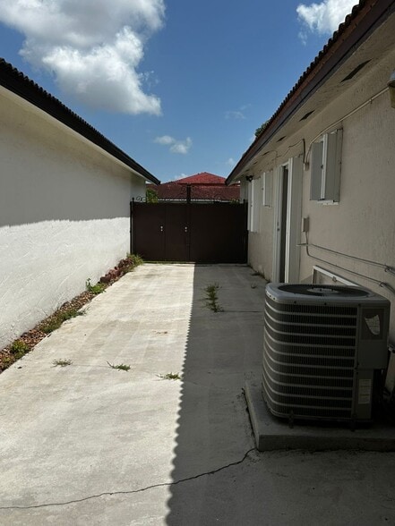 Building Photo - 14811 SW 141st Ter