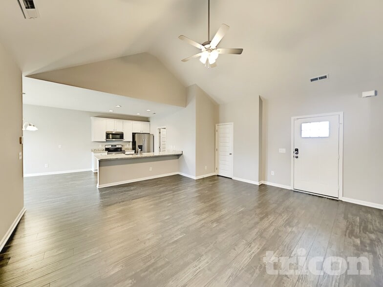 Building Photo - 738 Mitscher Dr