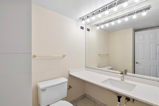 Building Photo - 6770 Indian Creek Dr