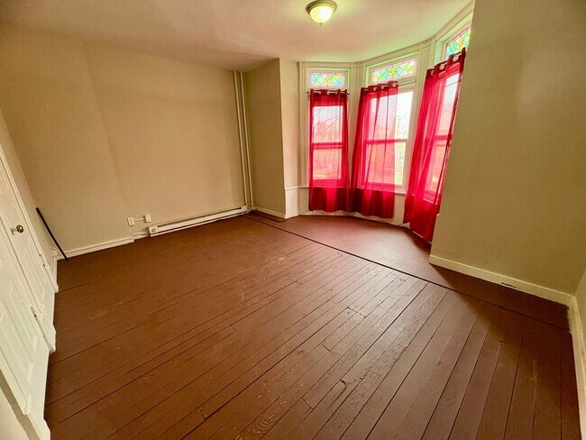 Building Photo - 1224 Eckert Ave