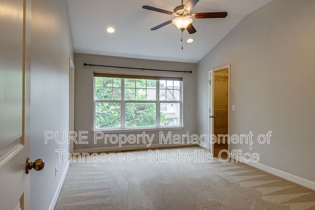 Building Photo - 553 Rosedale Ave