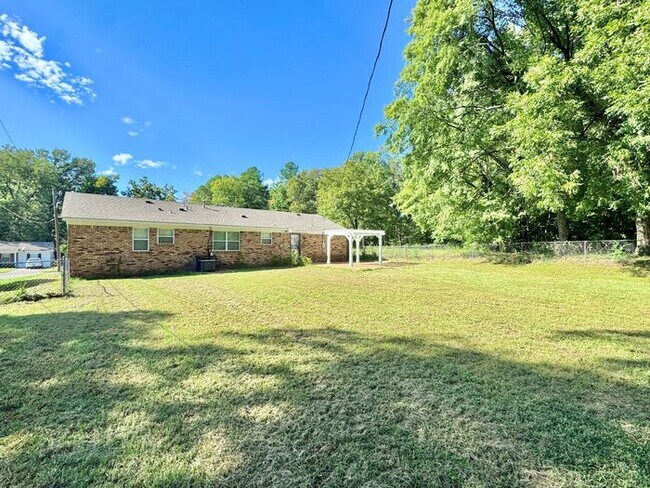 Building Photo - 3688 Mozelle St