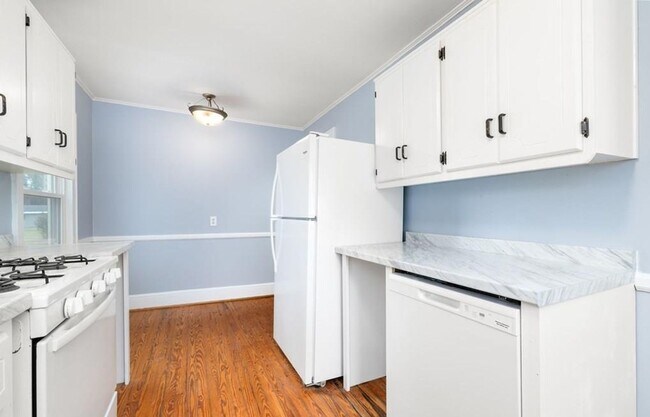 Building Photo - Location, Community, Quality Living. It Starts Here!