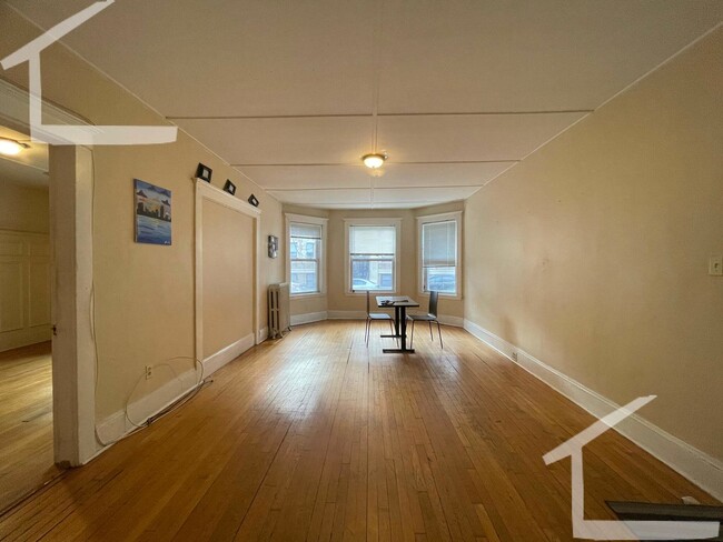 Primary Photo - Spacious four bed two bathroom in Allston