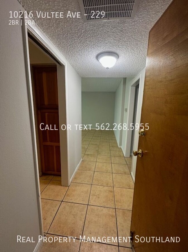 Building Photo - 2 Bedroom/ 2 Bath Spacious Apartment in Do...