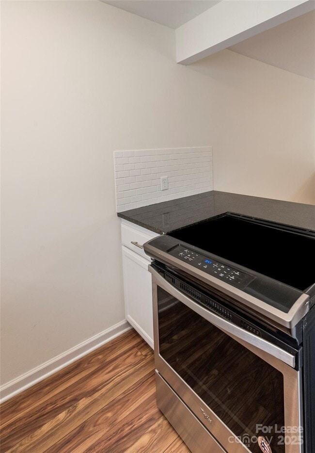 Building Photo - 7930 Charter Oak Ln