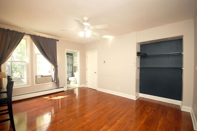 Building Photo - 109 Bowers St