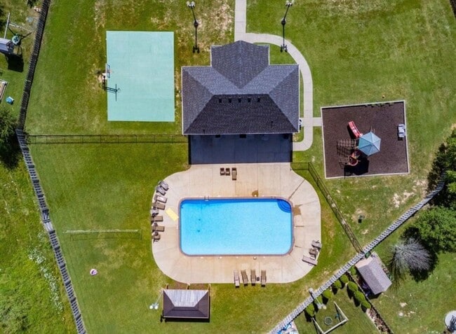 Building Photo - 3 Bedroom | 2 Bathroom | 2 Car Garage| Ozark MO | Fireplace | Separate Green House/Office | Fence...