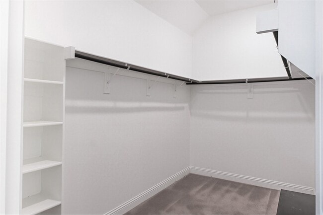 Building Photo - 601 Cherry Tree Ln