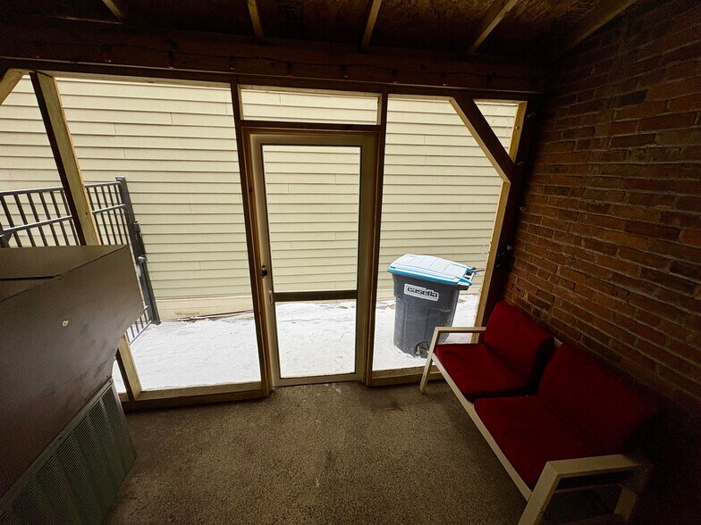 Building Photo - 51 Church St