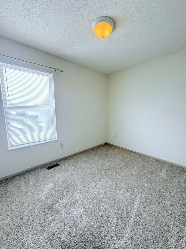 Building Photo - Charming 4 beds 2 baths in Columbus